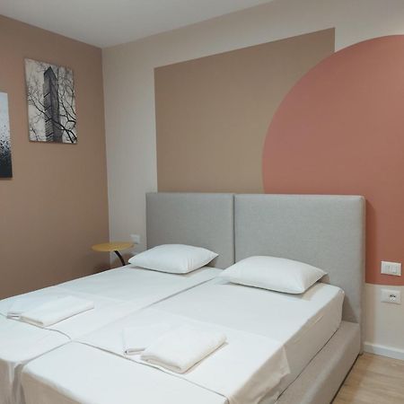 Hotel Center Cozy Nest à Tirana Extérieur photo