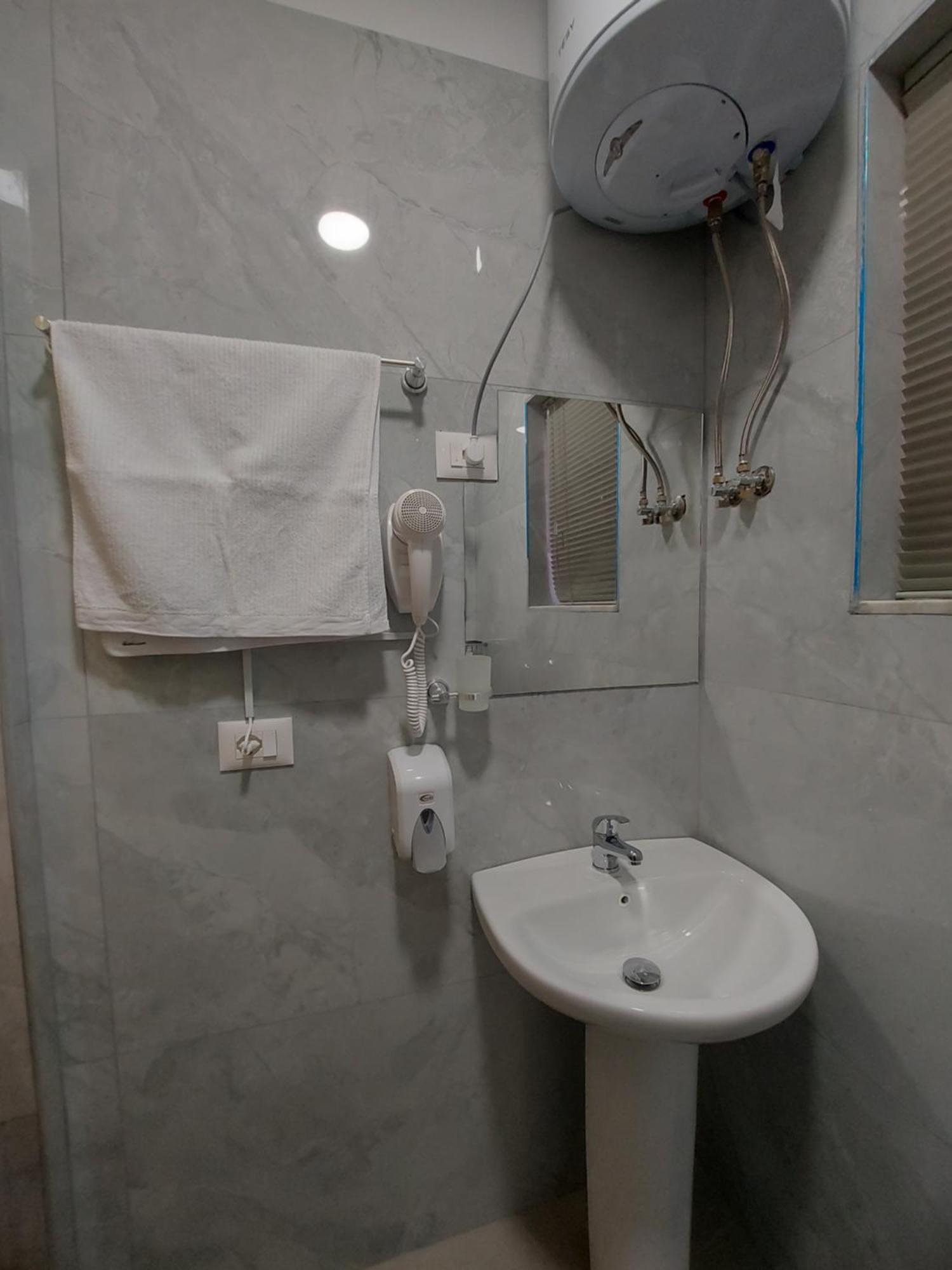Hotel Center Cozy Nest à Tirana Extérieur photo
