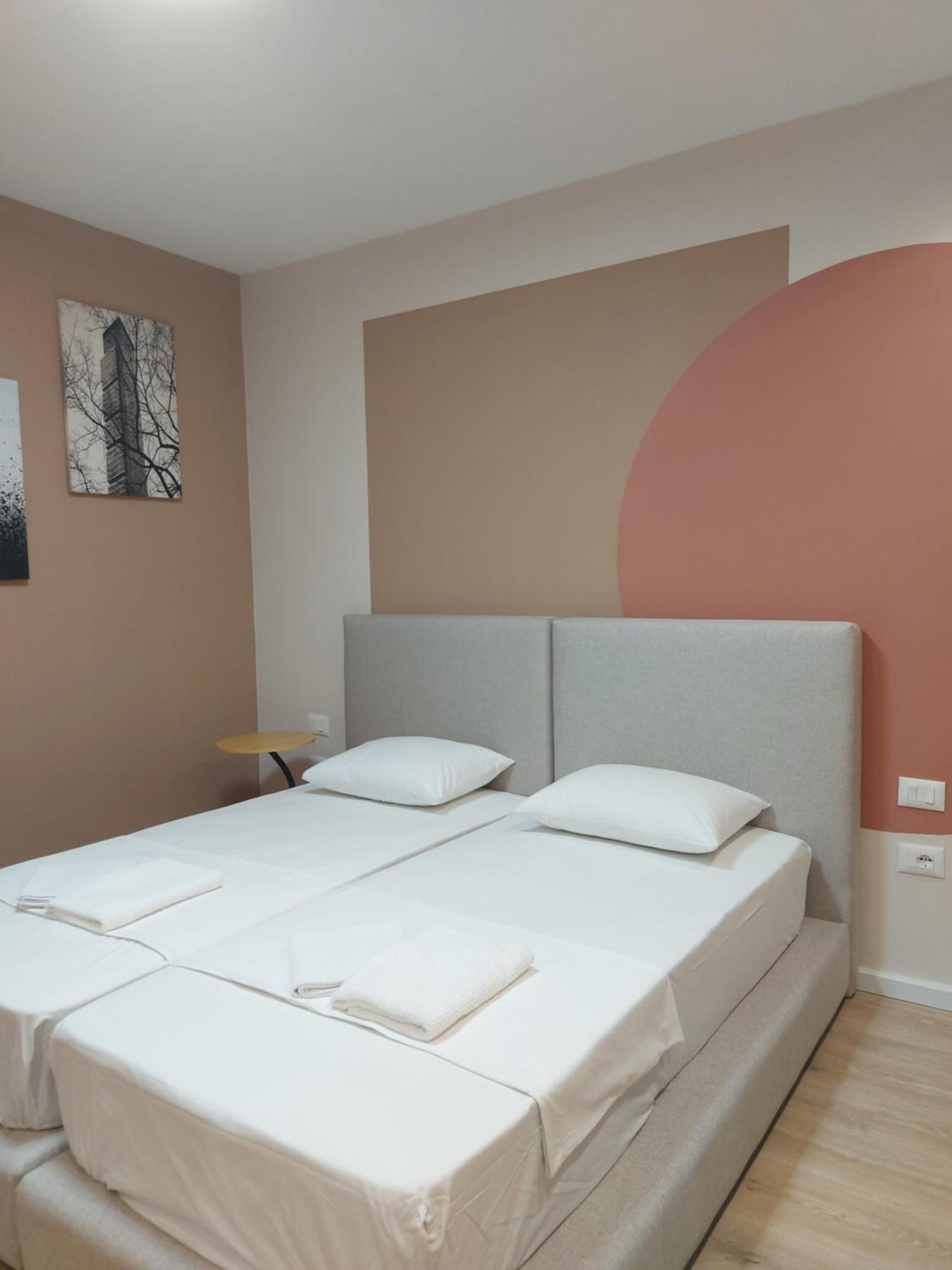 Hotel Center Cozy Nest à Tirana Extérieur photo
